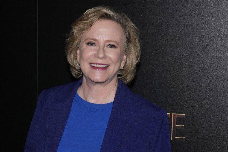'Brady Bunch' star Eve Plumb recalls her life on TV in 'Happiness Included'