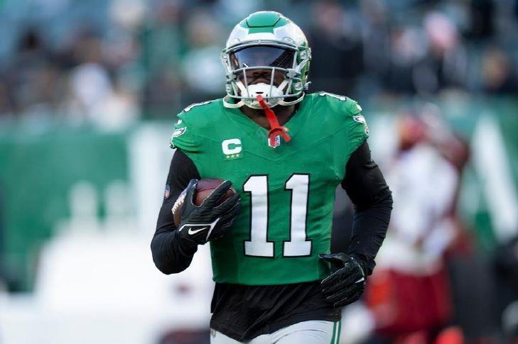 Eagles trade receiver A.J. Brown to the Patriots, setting up reunion with coach Mike Vrabel
