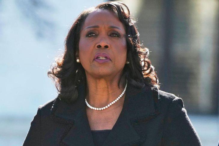 Supreme Court says Fed's Cook can keep her job for now, but it upholds ...