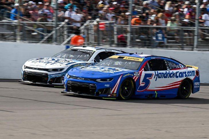 Larson ends 51-race winless streak, boosts NASCAR title hopes in Hendrick 1-2 finish at Gateway
