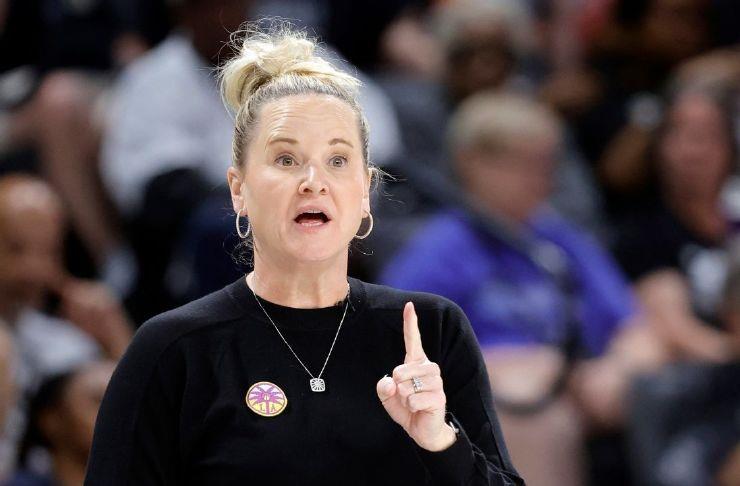 Los Angeles Sparks fire coach Lynne Roberts after the team again misses the playoffs