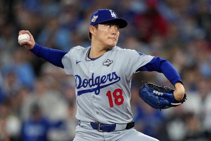 Yamamoto throws first World Series complete game since 2015 as Dodgers beat Blue Jays 5-1 in Game 2
