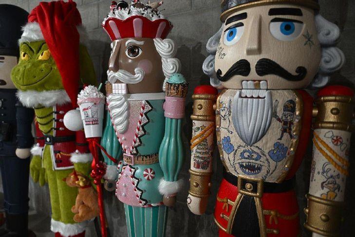 Lobster trap tree, nutcracker trail kick off holiday season in