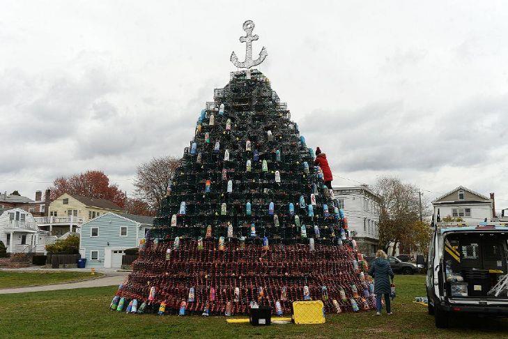 Lobster trap tree, nutcracker trail kick off holiday season in