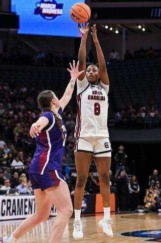 Edwards, Makeer power South Carolina past TCU 78-52 to reach the Final Four
